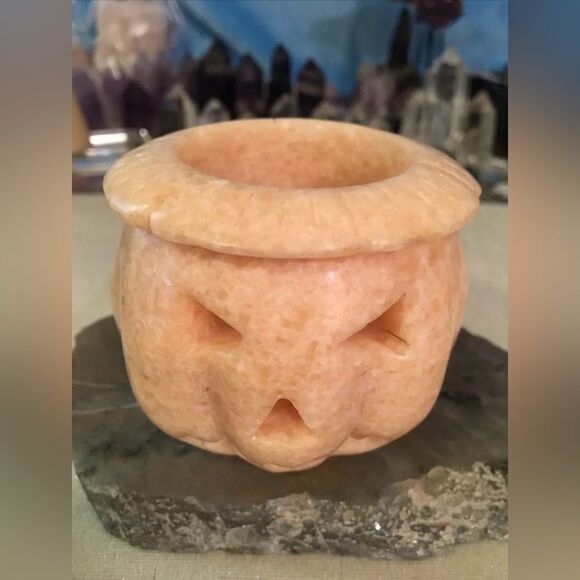 Hand Carved Sunstone Jack-o-lantern Pumpkin Crystal Candle Holder 358g - Picture 3 of 9